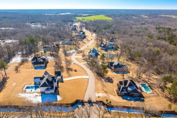 Aerial view of Eads, TN, showcasing spacious homes, open landscapes, and peaceful rural surroundings. Expert lawn care services available in Eads and surrounding Mid-South areas.